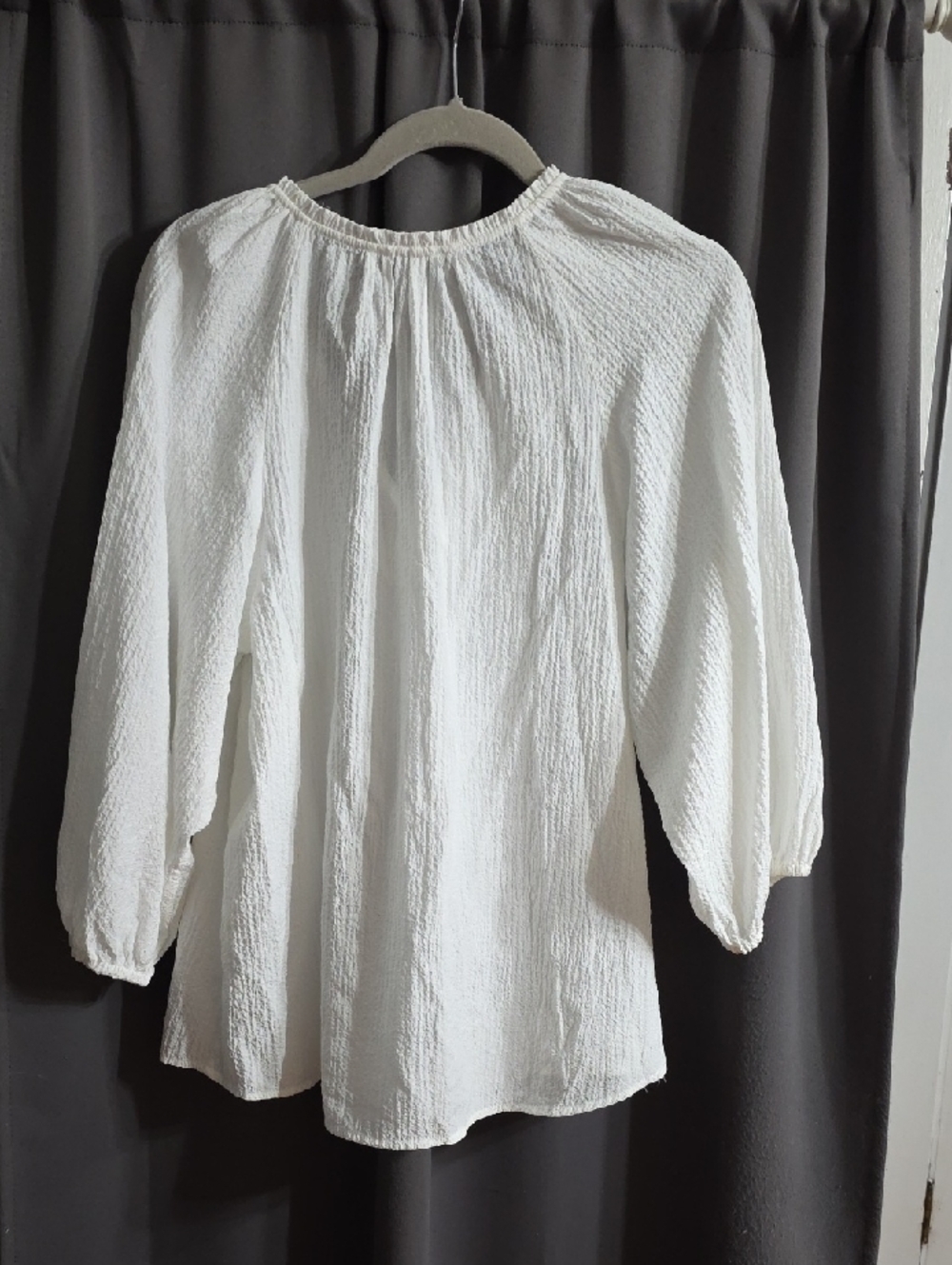 Calvin Klein Womens Blouse White V-Neck Peasant Style Lightweight Flowy Sz L EUC - Picture 7 of 11